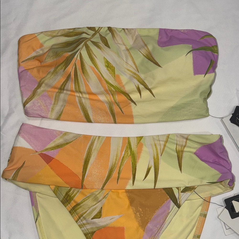 RIPCURL Montego Bay Bandeau Bikini Top & High Waist Bikini Bottom, SMALL - Picture 3 of 11